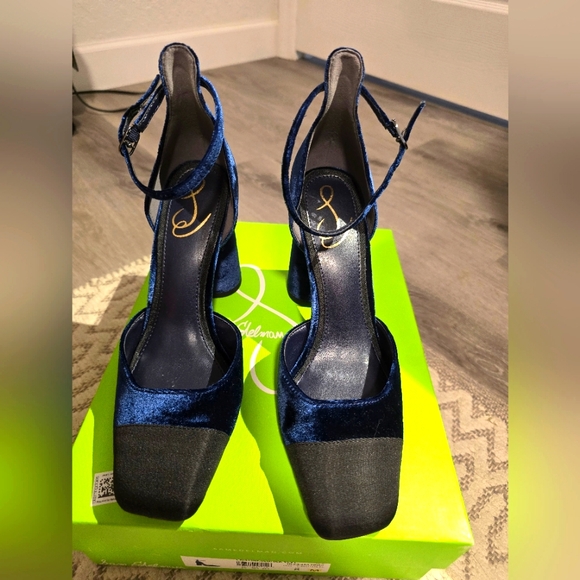 Sam Edelman brand new blue velvet ancle strap hills. Size 8 - Picture 5 of 8